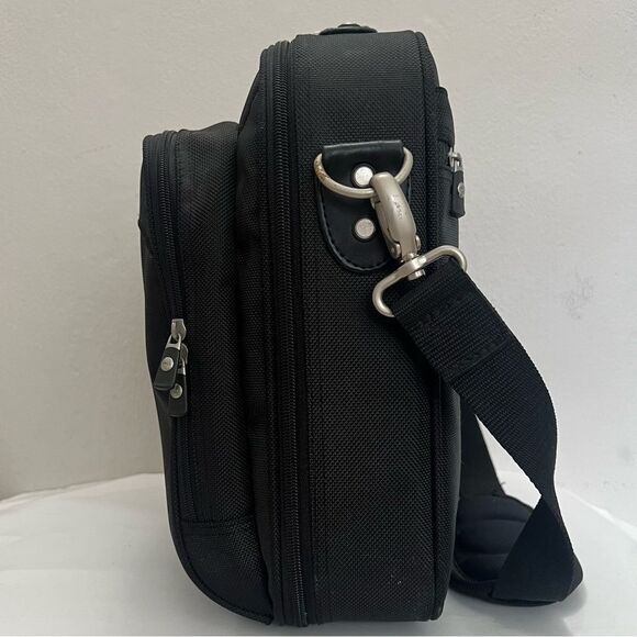 DELL Laptop Messenger Shoulder Bag Black Nylon Inner Outer Pockets Utility Work - Picture 3 of 16